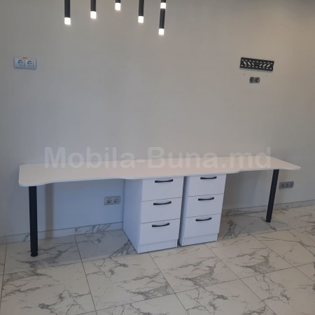 Masa pentru manichiura  